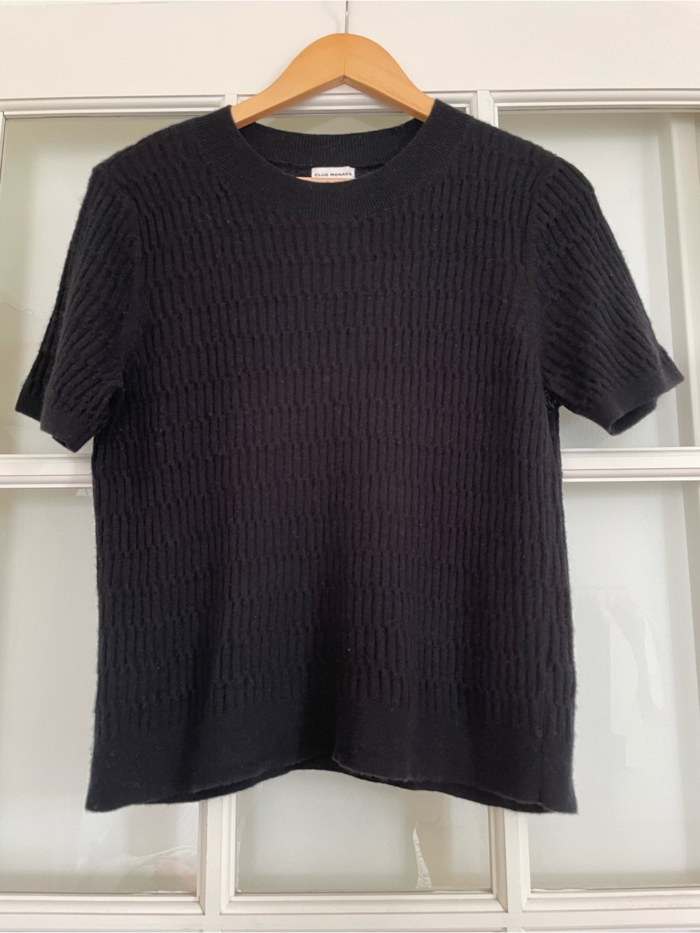 Club Monaco 100% cashmere black cable knit short sleeve crew neck sweater Large